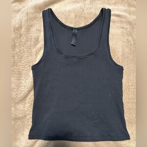 SKIMS Cropped Black Tank Size XL